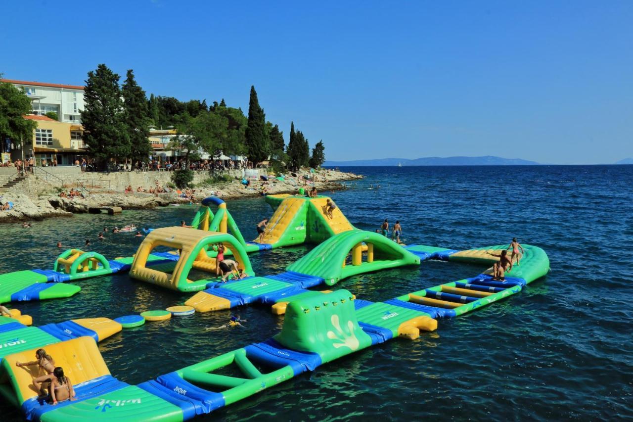 Apartments With A Parking Space Rabac, Labin - 6464 ภายนอก รูปภาพ